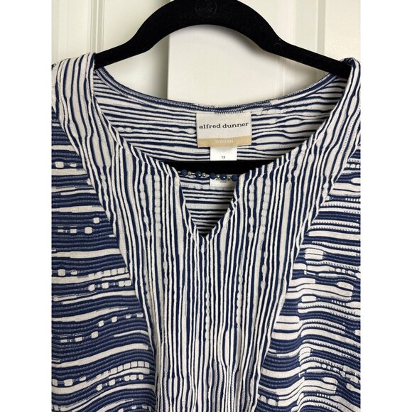 Alfred Dunner Woman Split Neck Spliced Texture Top size 1X - Picture 3 of 6